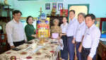 Đoàn Lãnh đạo Ủy ban MTTQ Việt Nam thành phố Hồ Chí Minh thăm, tặng quà gia đình chính sách tiêu biểu trên địa bàn phường Thủ Dầu Một