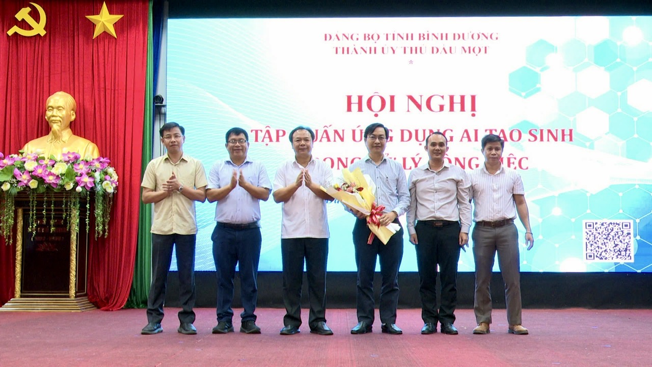 Hội nghị tập huấn ứng dụng AI tạo sinh trong xử lý công việc