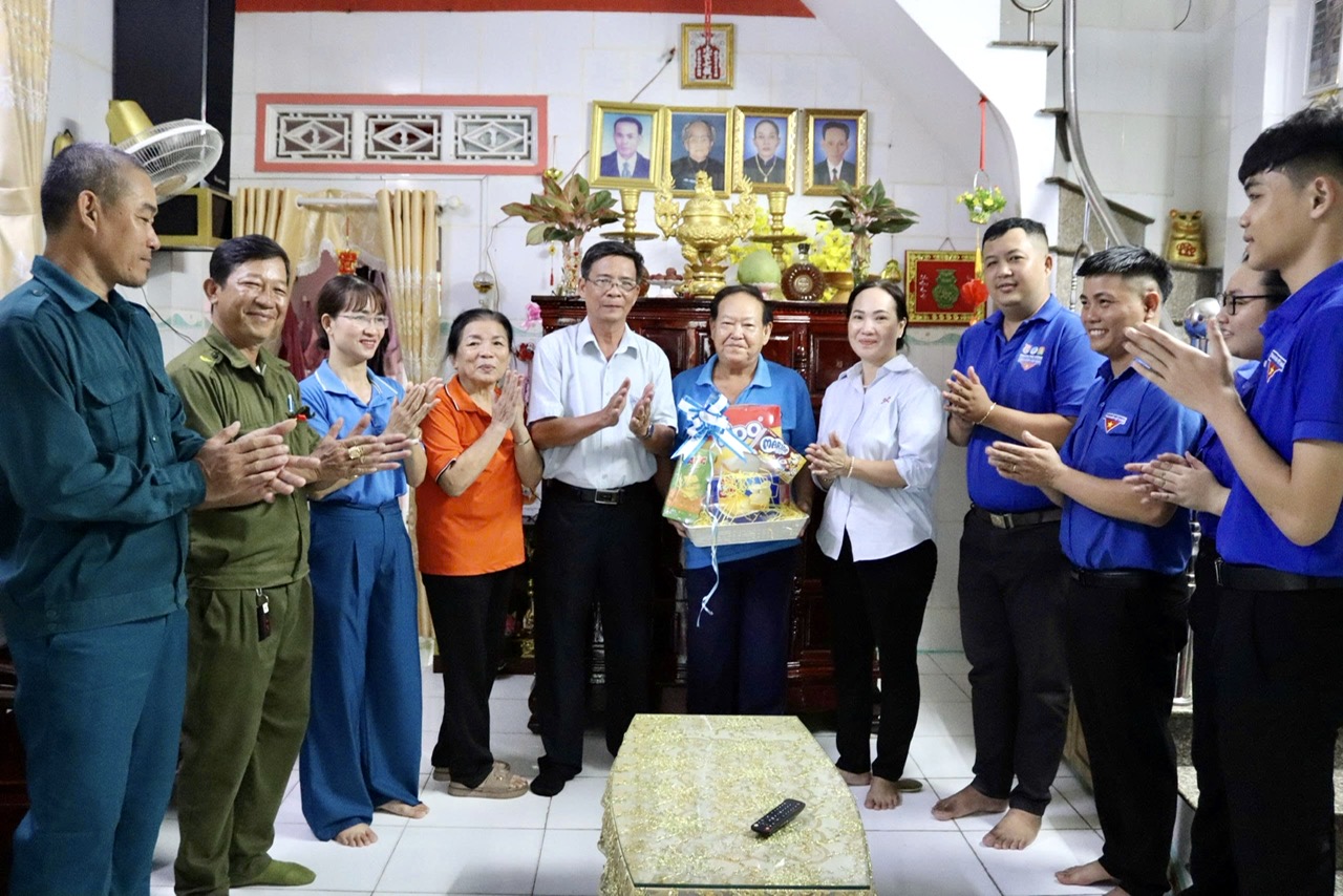 Lan tỏa các hoạt động “Đền ơn đáp nghĩa” từ các khu phố trên địa bàn phường Thủ Dầu Một