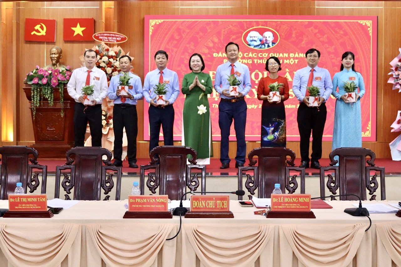 Đại hội Đảng bộ các cơ quan Đảng phường Thủ Dầu Một lần I, nhiệm kỳ 2025-2030 – Nhiệm kỳ ứng dụng khoa học công nghệ và chuyển đổi số trong các hoạt động của Đảng bộ và các cơ quan chuyên trách, hướng tới xây dựng “Đảng bộ số”
